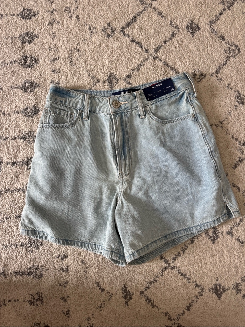 Hollister ULTRA HIGH-RISE 90s Denim Jean Shorts